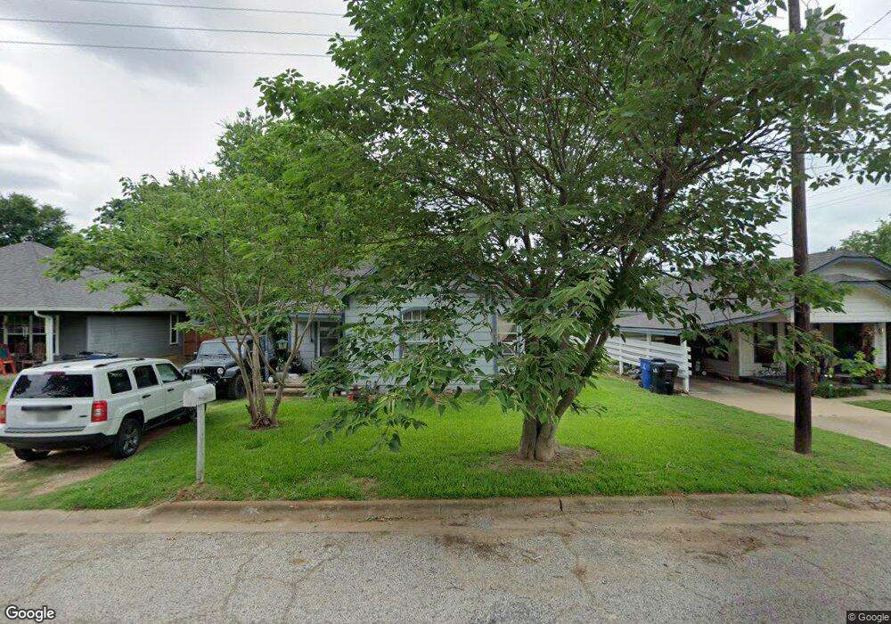 944 Chase St, Denison, TX 75020 - photo 1