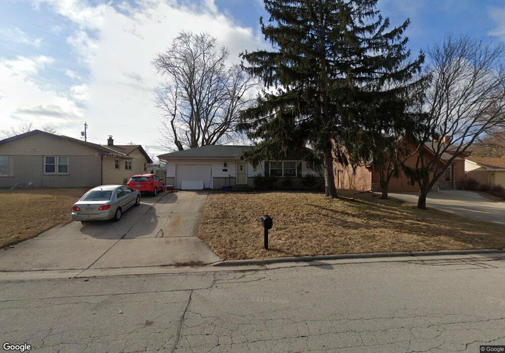 1719 Manitowoc Ave, South Milwaukee, WI 53172 - photo 1