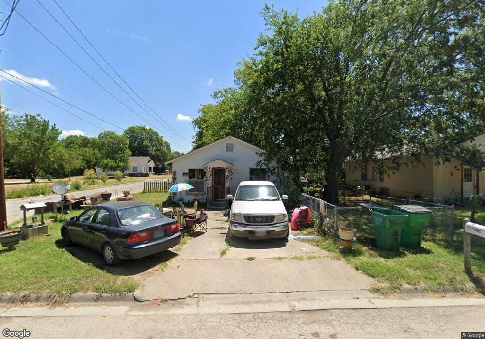 1402 Witherspoon St, Gainesville, TX 76240 - photo 1