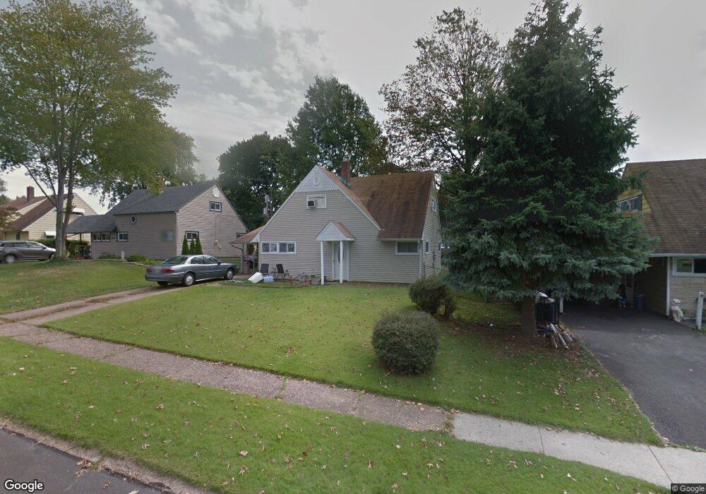 10 Honeysuckle Ln, Levittown, PA 19055 - photo 1