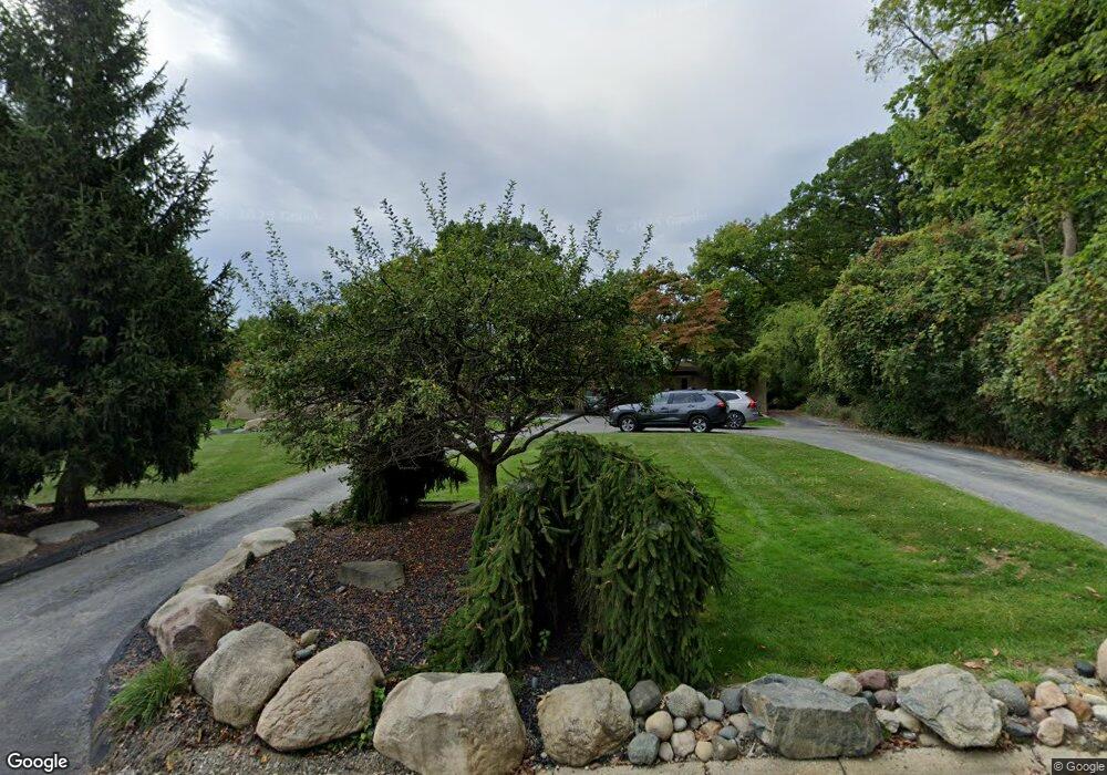1530 Clarendon Rd, Bloomfield Hills, MI 48302 - photo 1