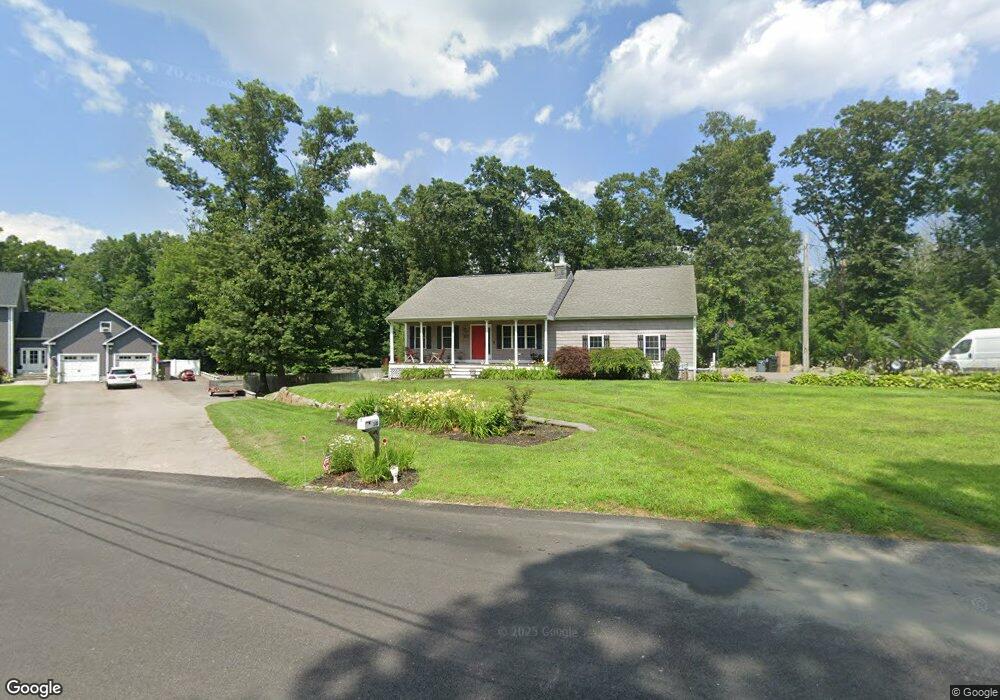 135 Oak Hill Dr, Swansea, MA 02777 - photo 1