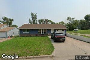 206 Blowers Ave N, Wessington Springs, SD 57382