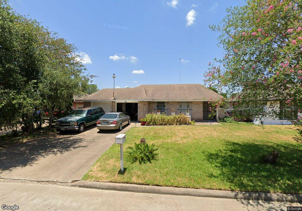 2206 Rainy River Dr, Houston, TX 77088 - photo 1