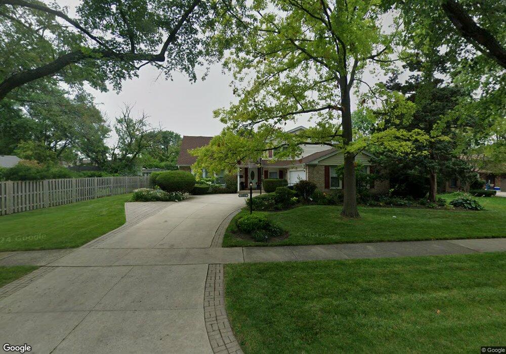 3404 Maple Leaf Dr, Glenview, IL 60026 - photo 1