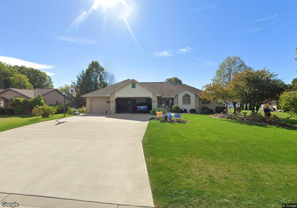 W5539 Hickory Dr, Appleton, WI 54915 - photo 1