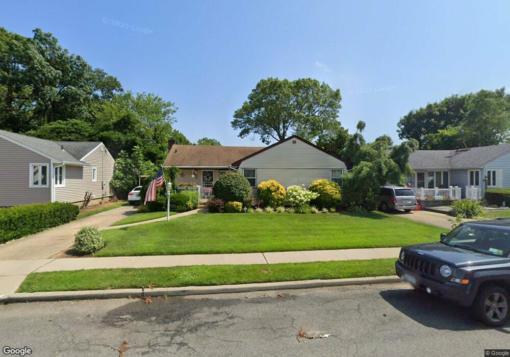 573 Buxton Ave, West Hempstead, NY 11552 - photo 1