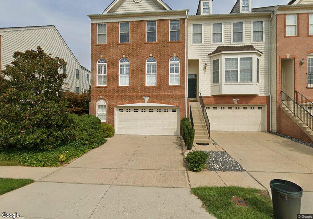 25304 Nesting Square, Chantilly, VA 20152 - photo 1