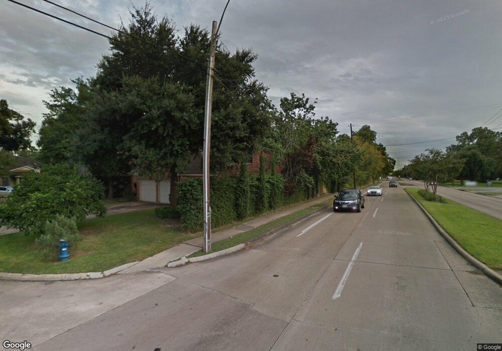 7839 Wedgewood Ln, Houston, TX 77055 - photo 1