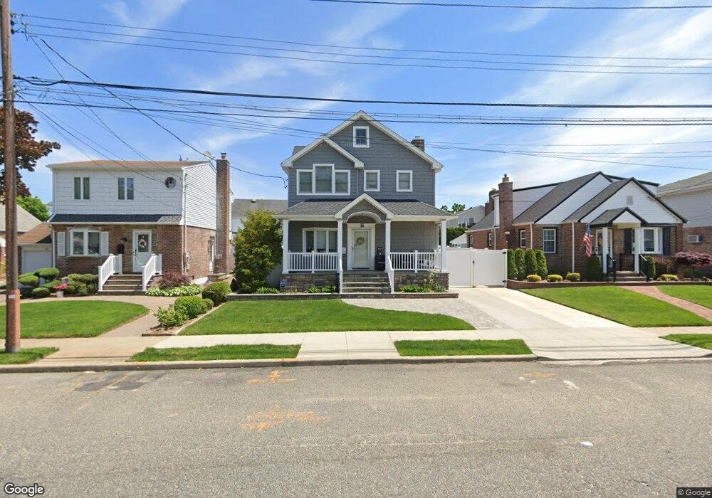 215 Claflin Blvd, Franklin Square, NY 11010 - photo 1