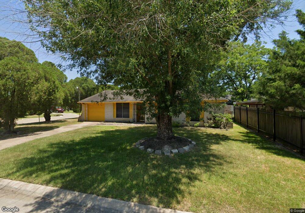 1810 Rainy River Dr, Houston, TX 77088 - photo 1