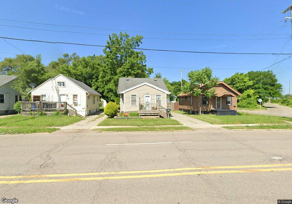 2906 S Grand Traverse St, Flint, MI 48507 - photo 1