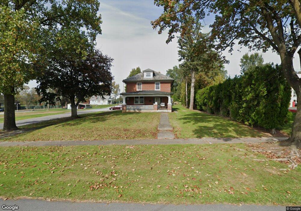 1205 E Chocolate Ave, Hershey, PA 17033 - photo 1