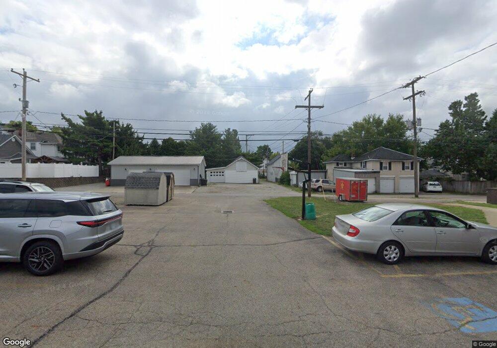 122 N Pickaway St, Circleville, OH 43113 - photo 1