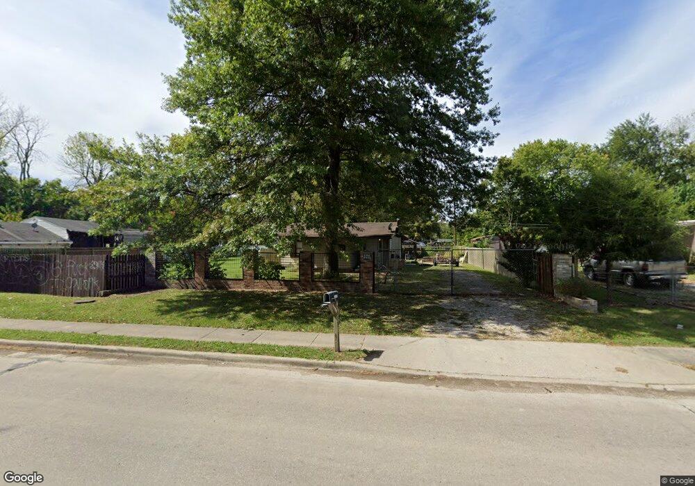 2813 Black Ln, Collinsville, IL 62234 - photo 1