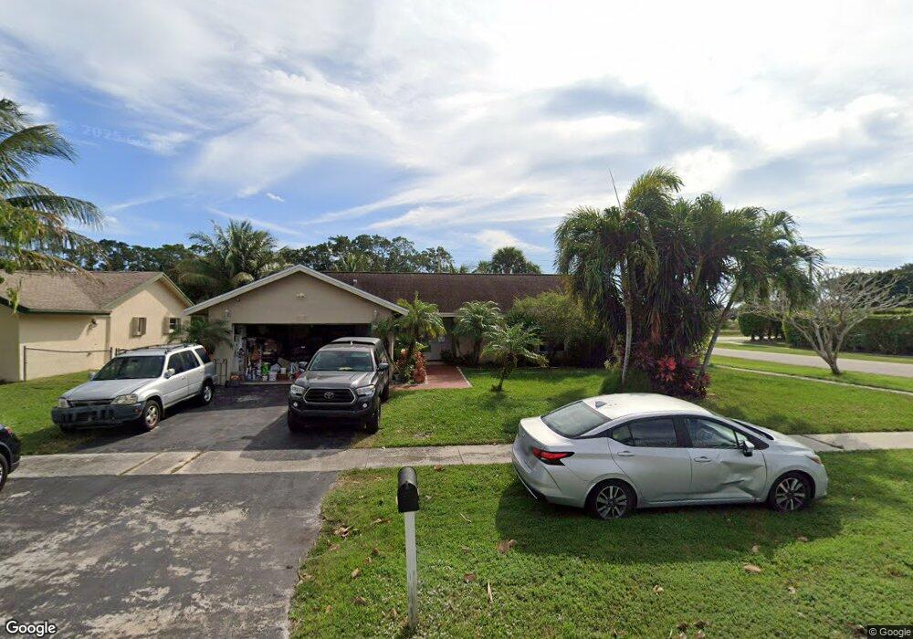 9440 Richmond Cir, Boca Raton, FL 33434 - photo 1