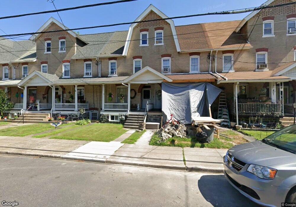 411 Juniper St, Quakertown, PA 18951 - photo 1