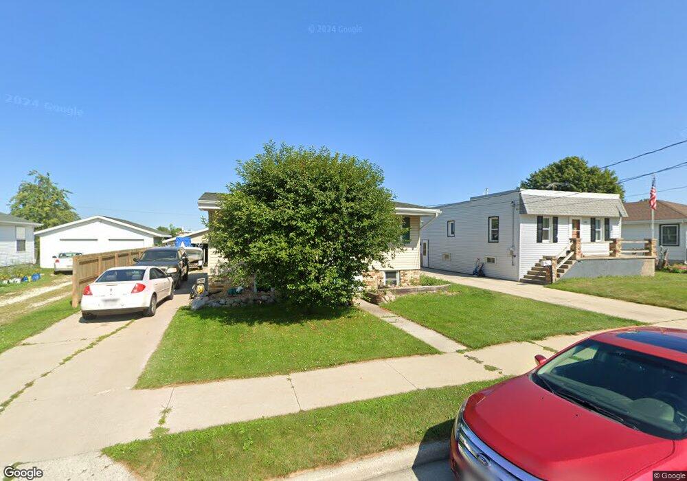 1305 S 31st St, Manitowoc, WI 54220 - photo 1