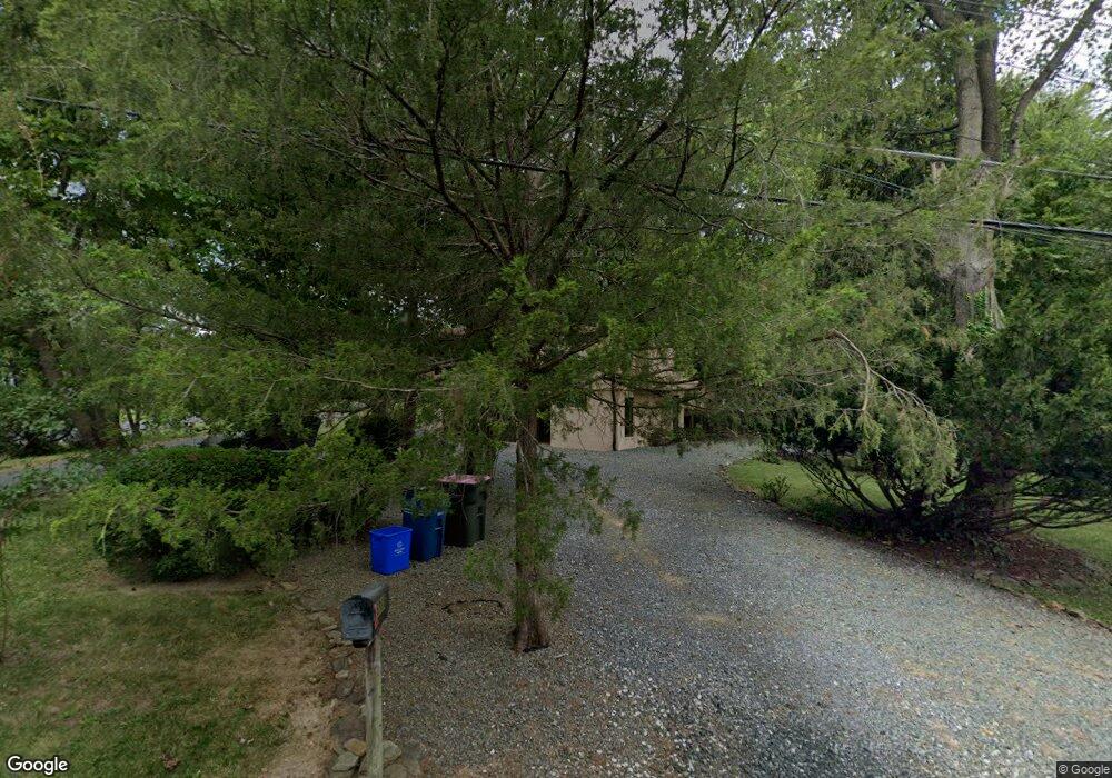 8916 Liberty Ln, Potomac, MD 20854 - photo 1