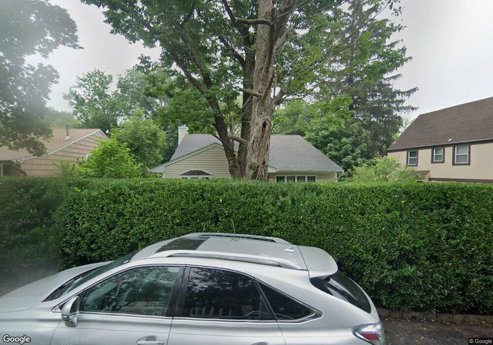 9 Terrace Dr unit 3H, Great Neck, NY 11021 - photo 1