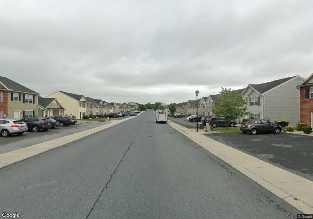 421 Lantern Ln, Chambersburg, PA 17201 - photo 1