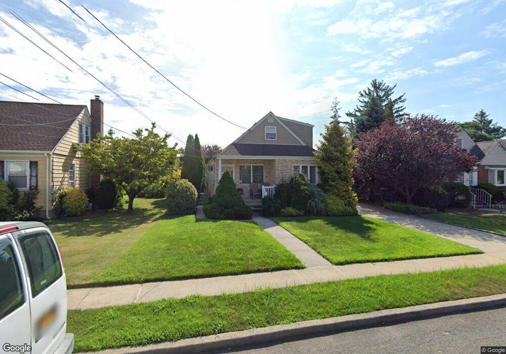 289 Hoffman St, Franklin Square, NY 11010 - photo 1