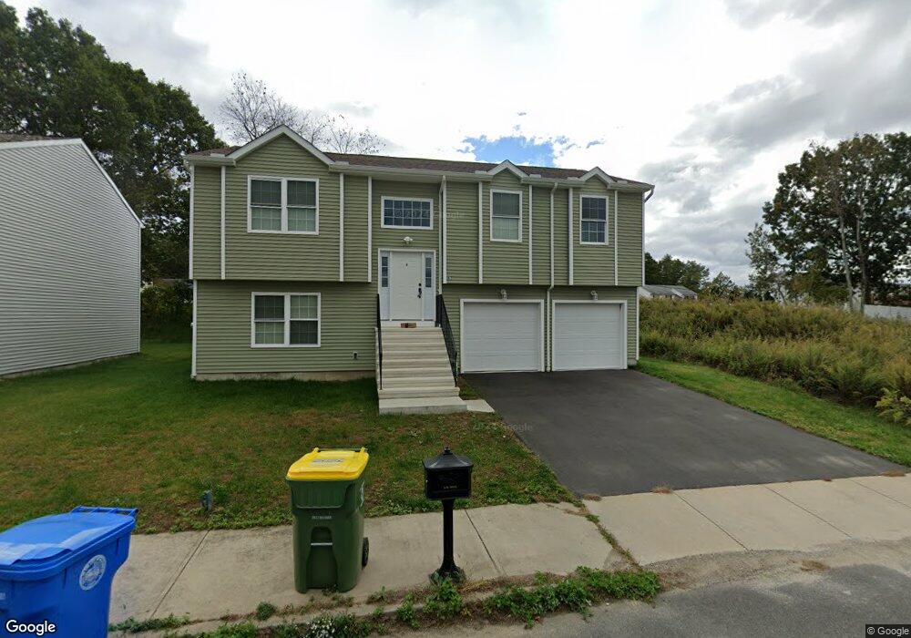 63 Yorktown Ridge, Waterbury, CT 06704 - photo 1