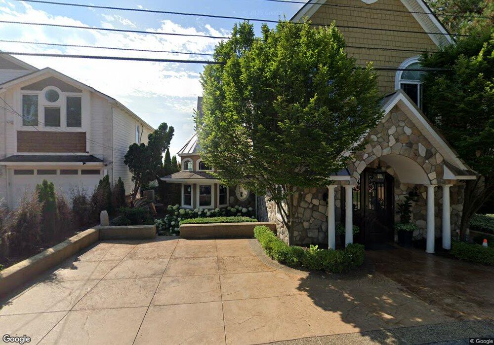 8045 Locklin Ln, Commerce Township, MI 48382 - photo 1