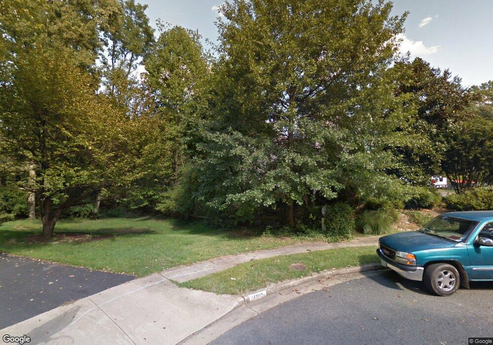 4703 Oak Forest Dr, Annandale, VA 22003 - photo 1