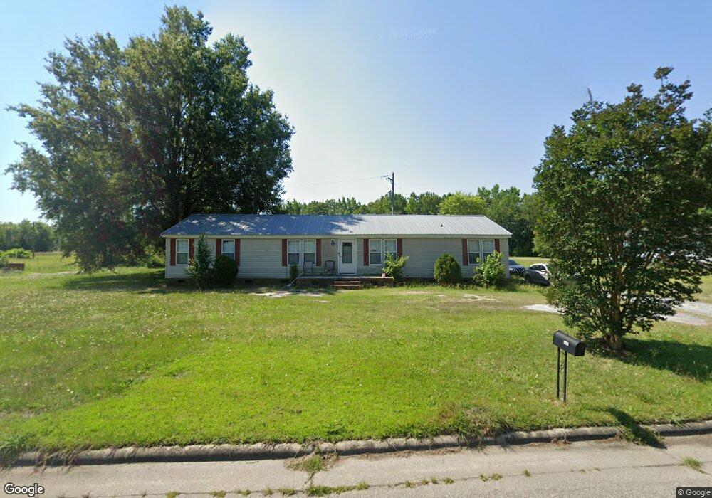 303 College Dr, Laurinburg, NC 28352 - photo 1