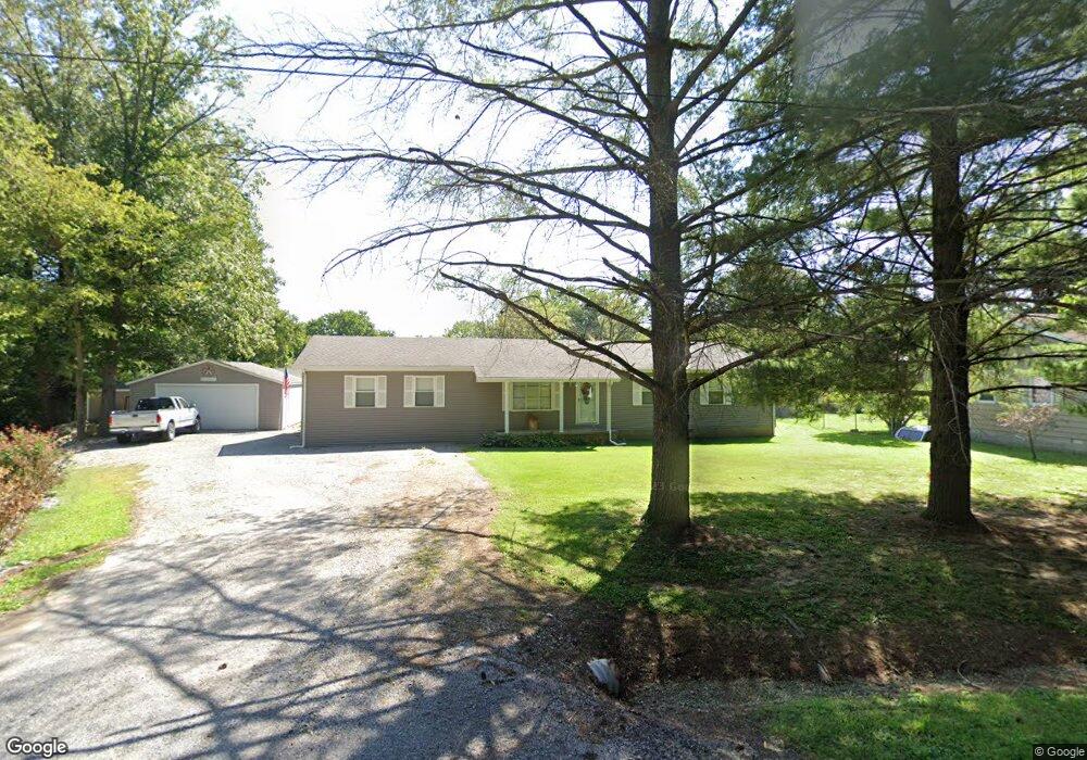 1112 Hazel St, Harrisburg, IL 62946 - photo 1