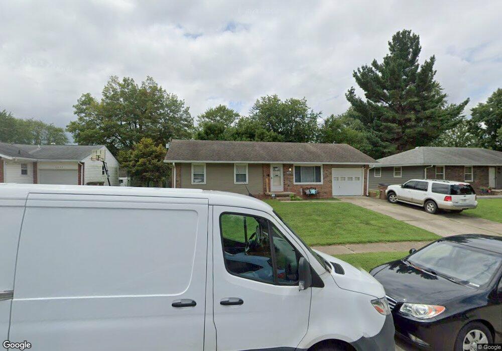 2116 Dawnshire Dr, Columbus, IN 47203 - photo 1