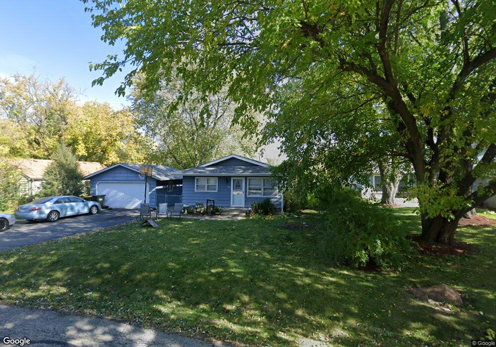 206 Oakleaf Rd, Lake In the Hills, IL 60156 - photo 1