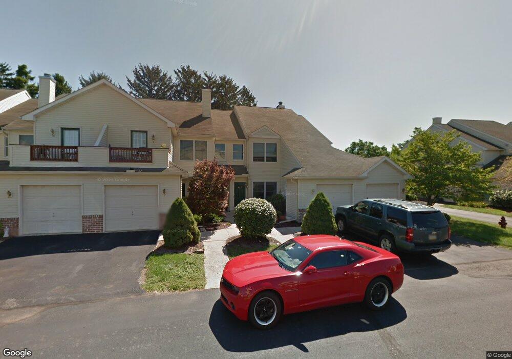 146 Lindfield Cir, Macungie, PA 18062 - photo 1