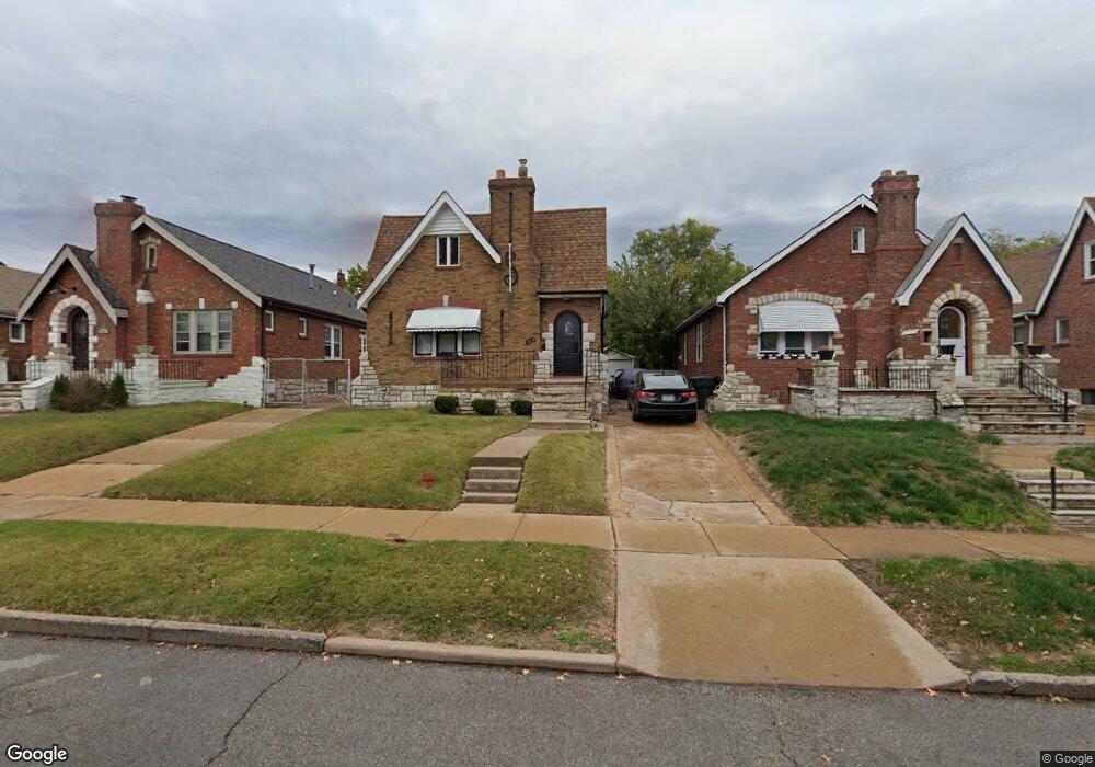 4723 Bessie Ct, Saint Louis, MO 63115 - photo 1