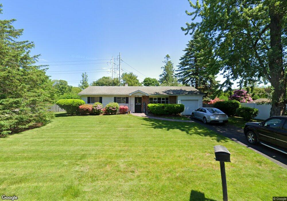 1 Pheasant Dr, ComMacK, NY 11725 - photo 1