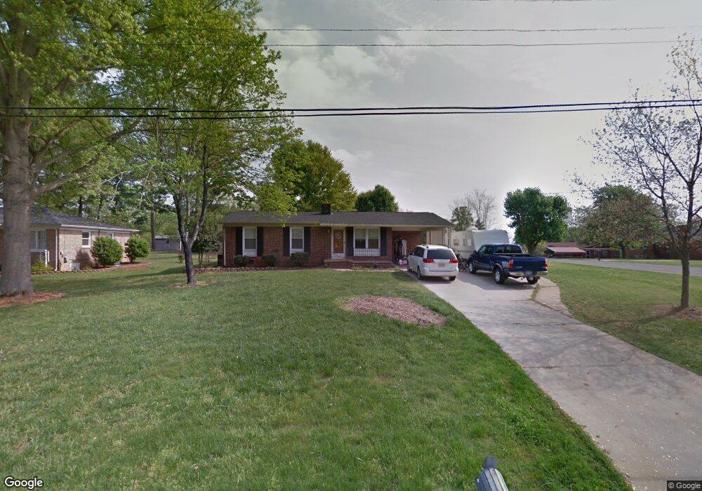 1405 Beverly Ave, Shelby, NC 28152 - photo 1