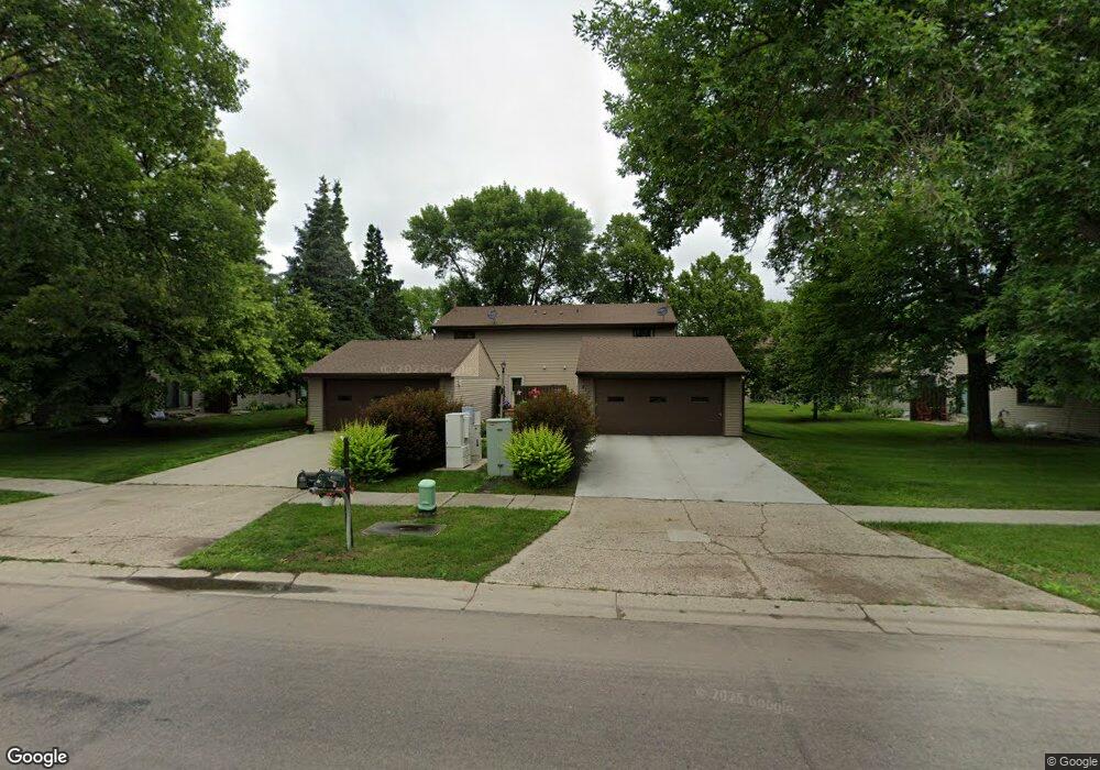 215 32nd Ave N, Fargo, ND 58102 - photo 1