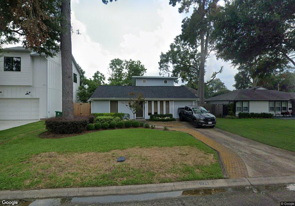 1913 Wakefield Dr, Houston, TX 77018 - photo 1