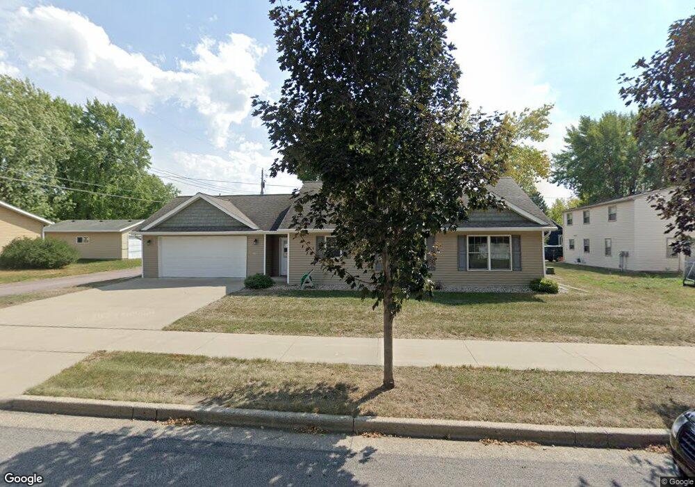 917 10th St N, New Ulm, MN 56073 - photo 1