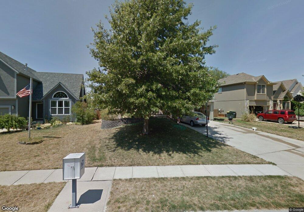 5704 Brownridge Dr, Shawnee, KS 66218 - photo 1