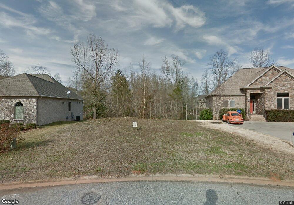 421 Hunters Cir, Greenville, SC 29617 - photo 1