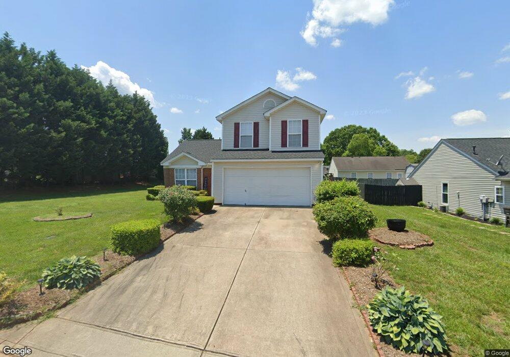 911 Faye St, Statesville, NC 28677 - photo 1