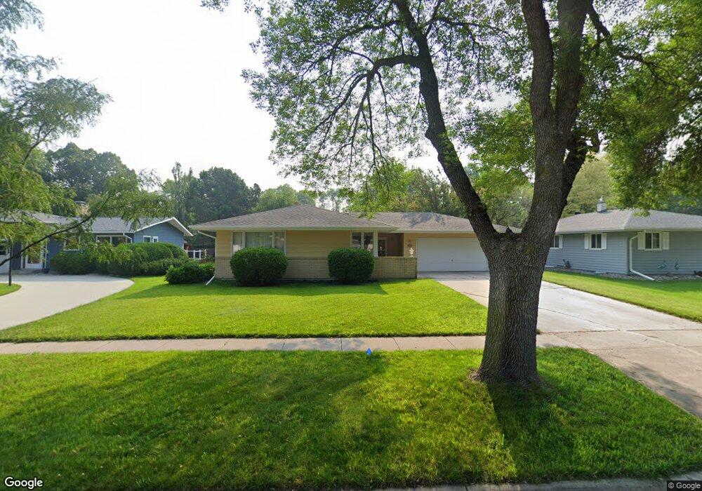 2313 Willow Rd N, Fargo, ND 58102 - photo 1