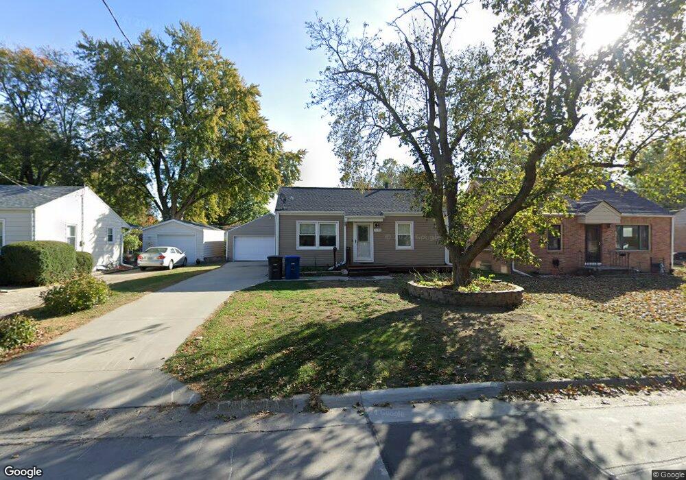 2009 53rd St, Des Moines, IA 50310 - photo 1