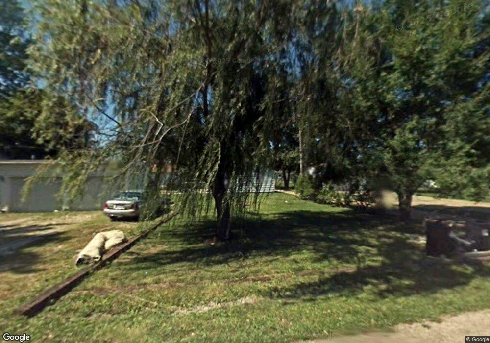 305 N Oak St, Effingham, IL 62401 - photo 1