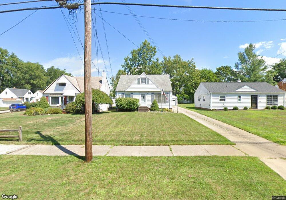 1741 E 300th St, Wickliffe, OH 44092 - photo 1