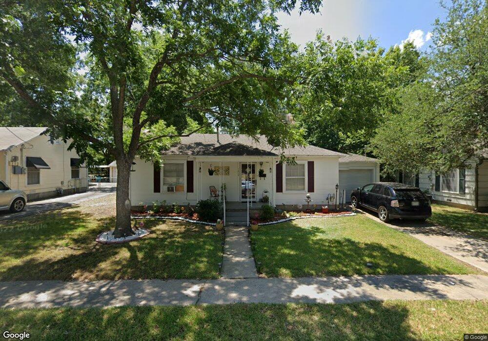 1414 Myrtle St, Gainesville, TX 76240 - photo 1