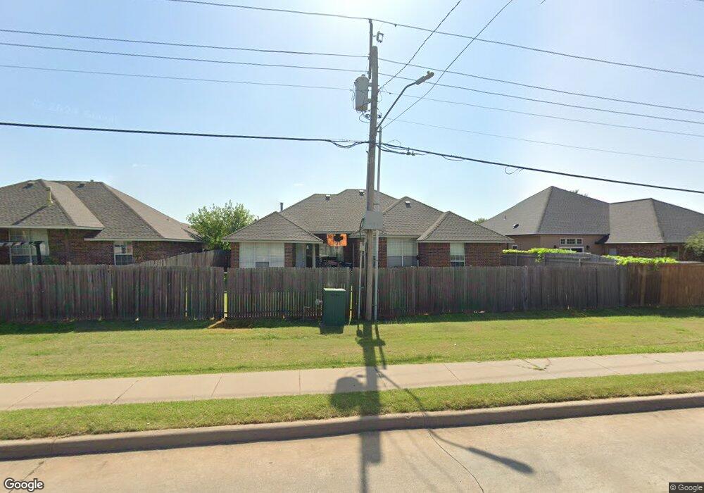 2521 Thomas Dr, Moore, OK 73160 - photo 1