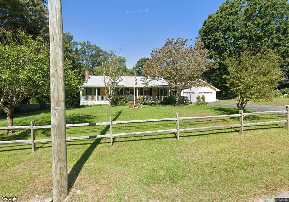 391 Putnam Rd, Pomfret Center, CT 06259 - photo 1